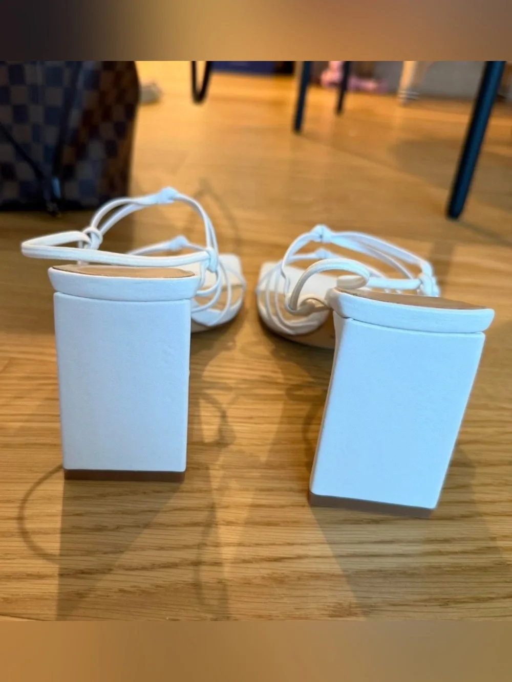 nakedvice jas white